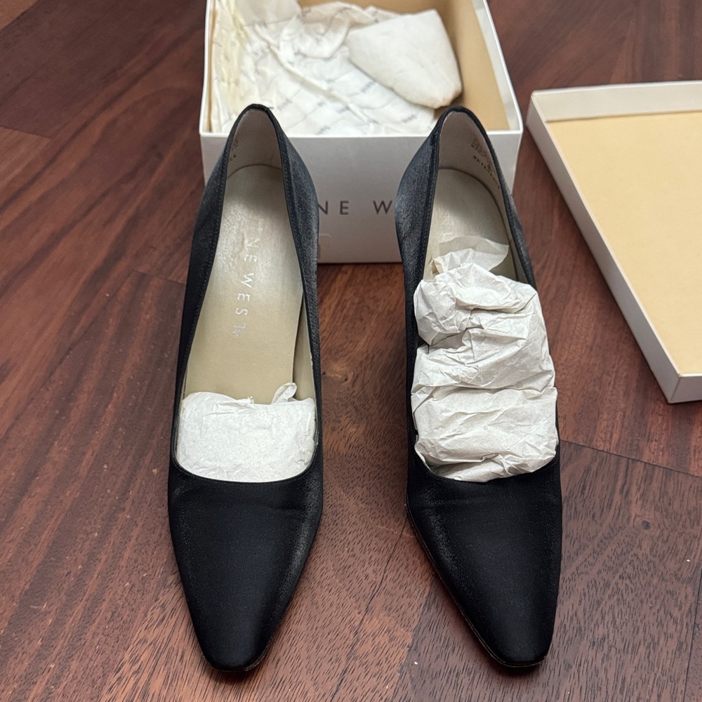 Nine West Black Pointed Toe Heels